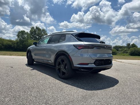 New 2025 Chevrolet Equinox EV RS image 5