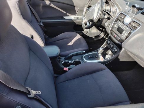 Used 2013 Chrysler 200 Touring image 3