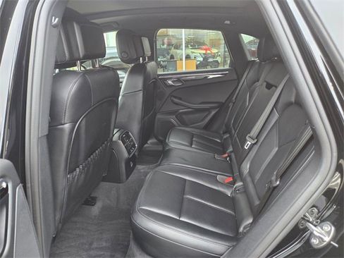 Used 2024 Porsche Macan Base image 16