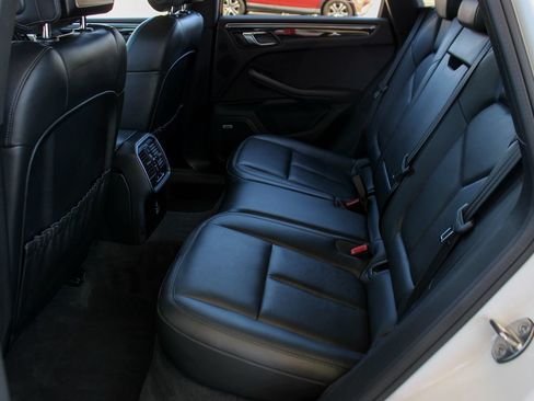 Used 2020 Porsche Macan AWD/4WD image 44