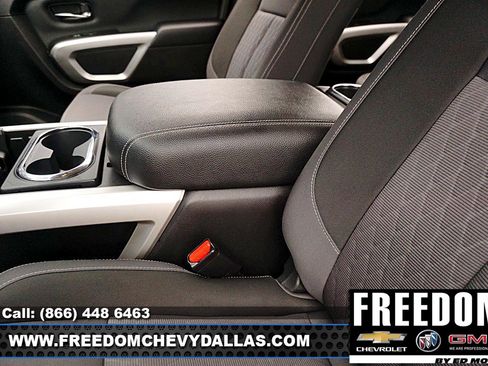 Used 2024 Nissan Titan SV w/ SV Convenience Package image 30