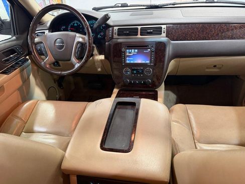 Used 2014 GMC Yukon Denali AWD/4WD image 12