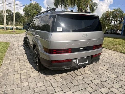Used 2025 Hyundai Santa Fe SEL FWD image 12