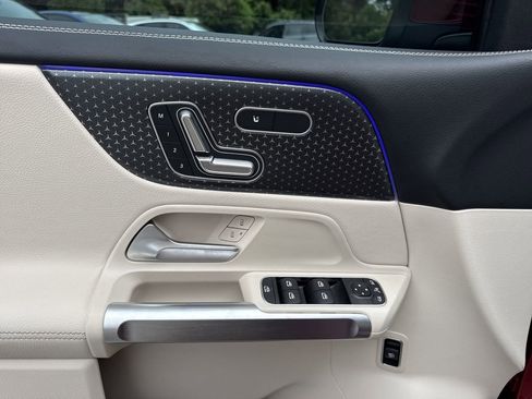 New 2025 Mercedes-Benz GLB 250 image 24