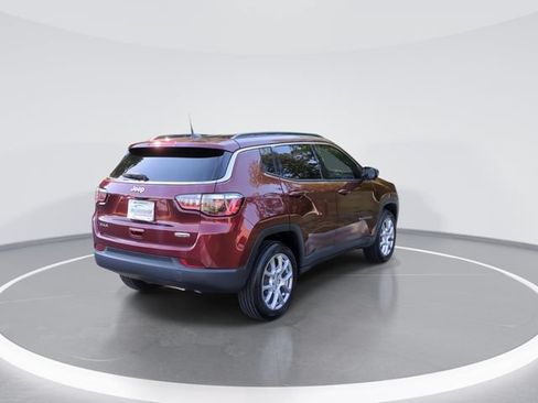 Used 2022 Jeep Compass Latitude AWD/4WD image 7