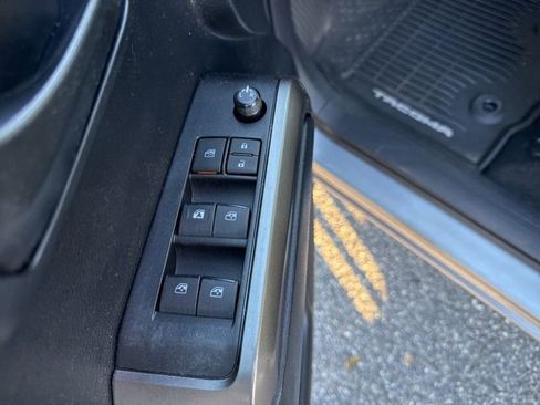 Used 2019 Toyota Tacoma SR5 image 19