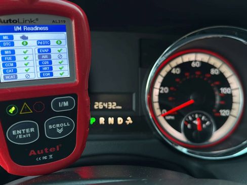 Used 2018 Dodge Grand Caravan SXT w/ Blacktop Package image 6