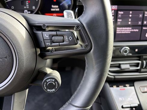 Used 2025 Porsche Macan Turbo image 29