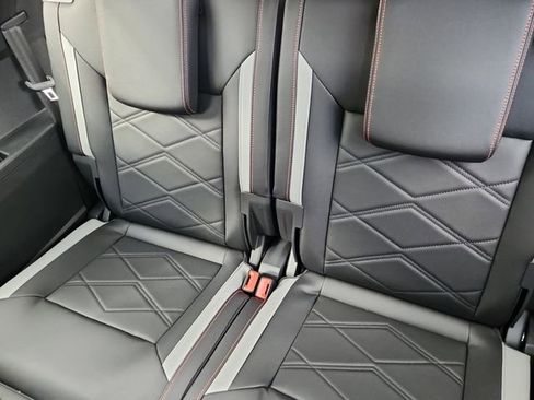 New 2026 Volkswagen Atlas Peak Edition image 9