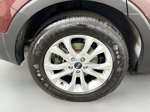 Used 2020 Kia Telluride LX image 33