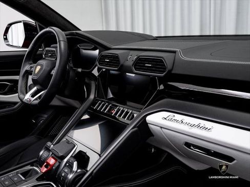 Used 2024 Lamborghini Urus S AWD/4WD image 44