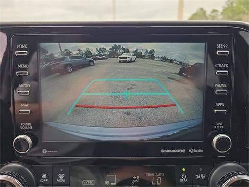 Used 2021 Toyota Highlander XLE image 20