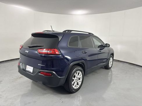 Used 2016 Jeep Cherokee Sport w/ Cold Weather Group AWD/4WD image 36