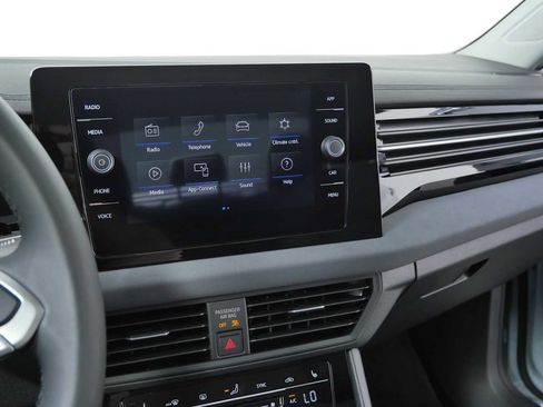 New 2026 Volkswagen Jetta SE FWD image 12