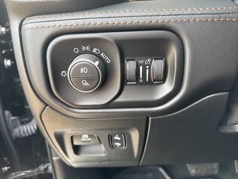 Used 2022 RAM 1500 Limited w/ Body Color Bumper Group image 12