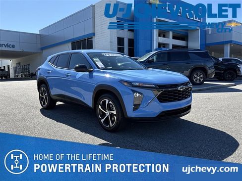 Used 2024 Chevrolet Trax RS w/ Driver Confidence Package image 1