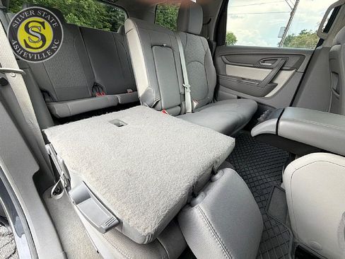 Used 2016 GMC Acadia SLE FWD image 21