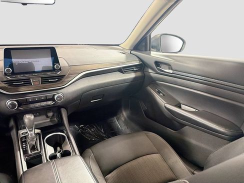 Used 2024 Nissan Altima 2.5 SV FWD image 22