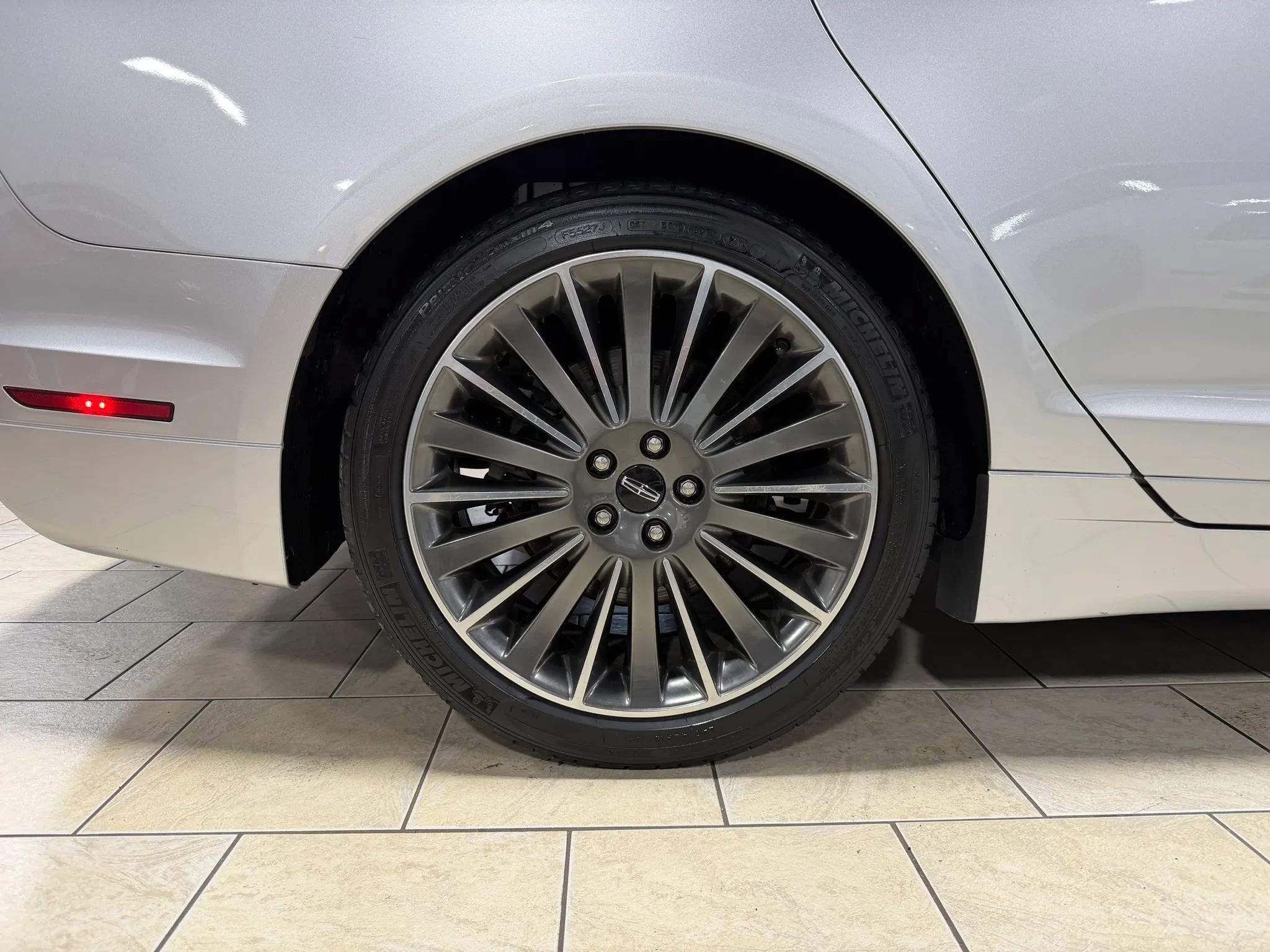 Used 2013 Lincoln MKZ FWD image 36