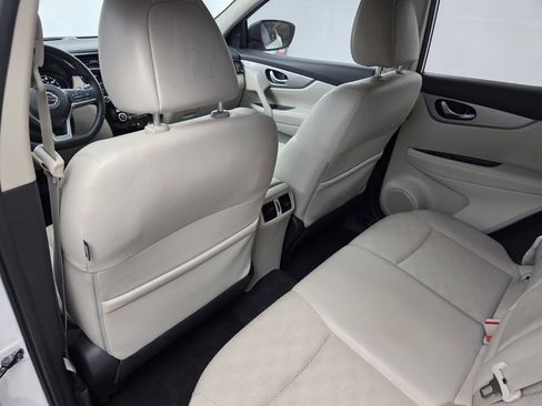 Used 2020 Nissan Rogue Sport SV w/ Technology Package image 14