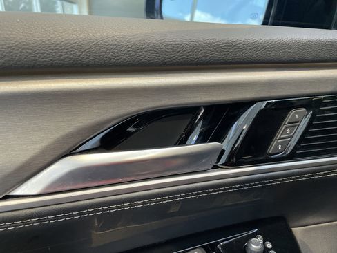 Used 2025 Jeep Wagoneer L Series II w/ Convenience Group I AWD/4WD image 15
