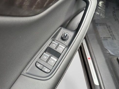 Used 2023 Audi Q8 Premium Plus w/ Premium Plus Package image 11