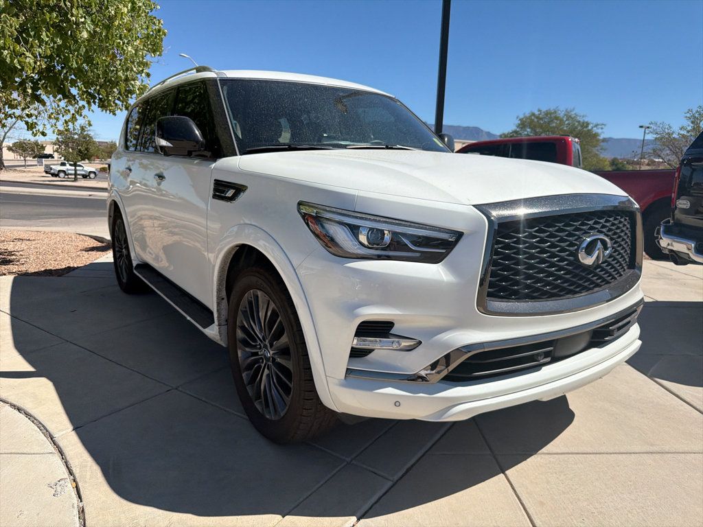 Used 2024 INFINITI QX80 Sensory AWD/4WD image 3