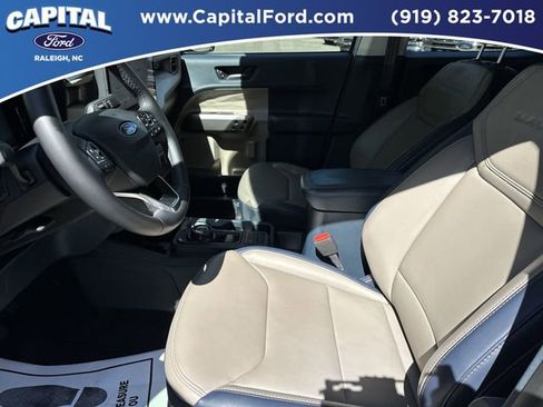 Certified 2025 Ford Maverick Lariat w/ 4K Tow Package AWD/4WD image 17