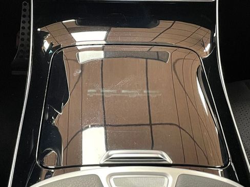 Used 2022 Mercedes-Benz S 500 4MATIC w/ AMG Line Package image 43