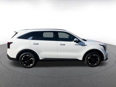Used 2024 Kia Sorento S image 16