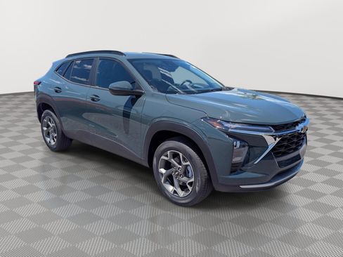 New 2026 Chevrolet Trax LT w/ LT Convenience Package FWD image 4