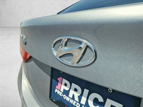 Used 2013 Hyundai Elantra FWD image 29