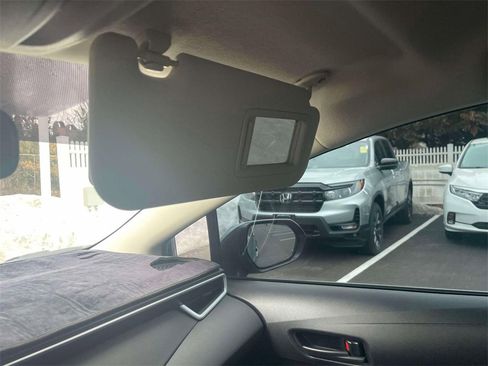 Used 2024 Toyota Corolla image 30