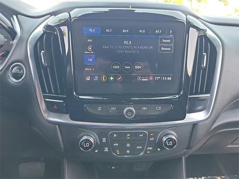 Used 2022 Chevrolet Traverse LT image 13