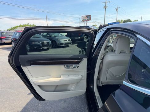 Used 2018 Volvo S90 T5 Momentum w/ Convenience Package FWD image 30