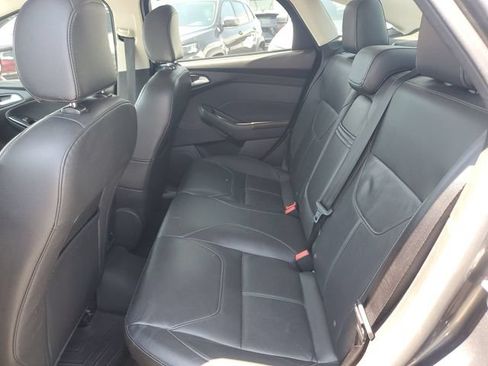Used 2016 Ford Focus Titanium FWD image 24