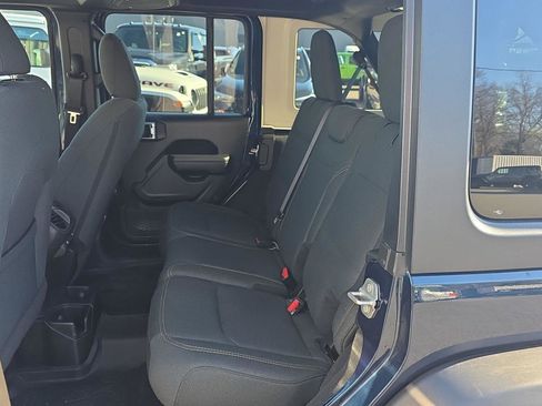 Used 2025 Jeep Wrangler Sport S image 26