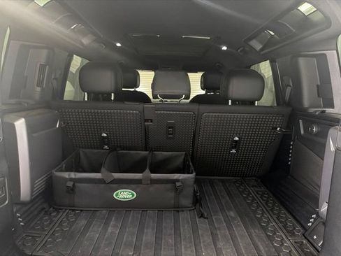 Used 2025 Land Rover Defender 110 V8 AWD/4WD image 28
