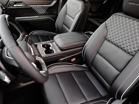 New 2026 GMC Acadia Denali w/ Super Cruise Package image 13