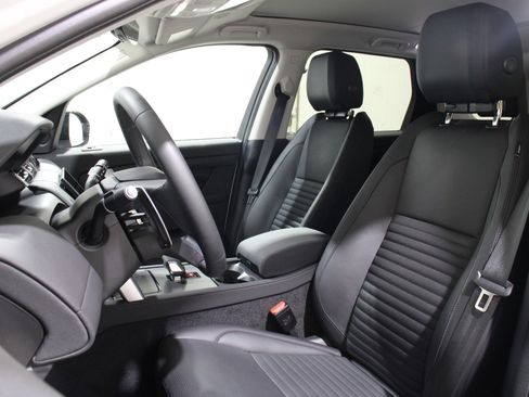 Used 2024 Land Rover Discovery Sport S image 5