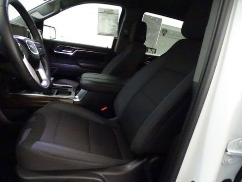 Used 2024 GMC Sierra 1500 Elevation image 2