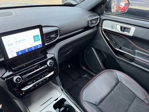 Certified 2022 Ford Explorer ST-Line w/ Class IV Trailer Tow Package image 28