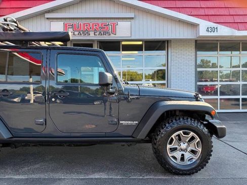 Used 2017 Jeep Wrangler Unlimited Rubicon w/ Cold Weather Group AWD/4WD image 10