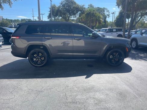 Used 2022 Jeep Grand Cherokee L Laredo RWD image 7