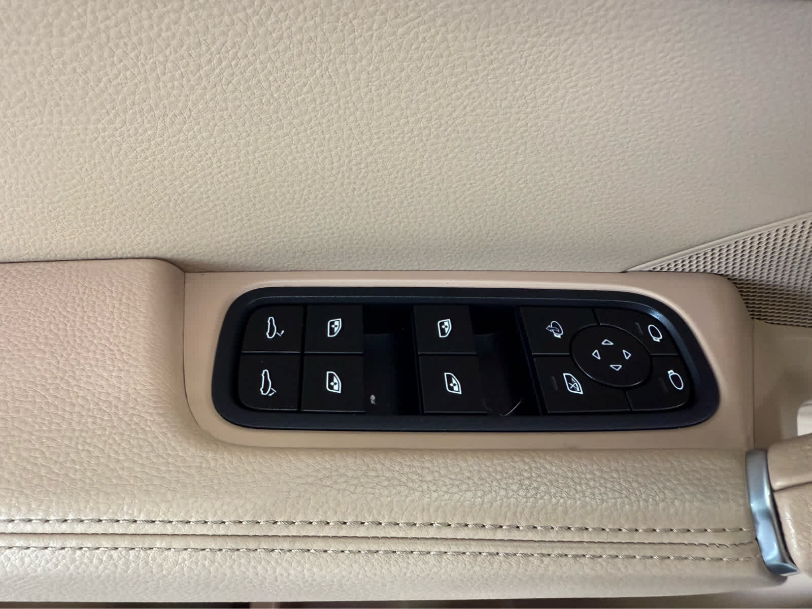 Used 2023 Porsche Cayenne Platinum Edition AWD/4WD image 14