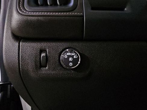 Used 2022 GMC Canyon Elevation image 18