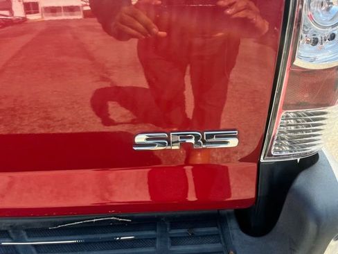 Used 2013 Toyota Tacoma 4x4 Access Cab w/ SR5 Pkg image 29