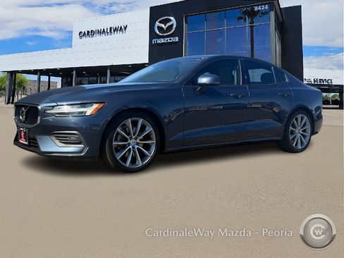 Used 2019 Volvo S60 T5 Momentum w/ Premium Package image 2