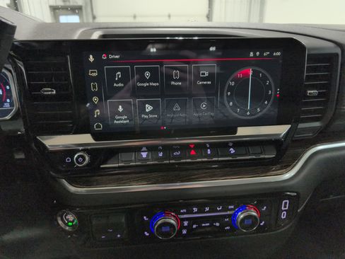 Used 2025 GMC Sierra 2500 SLE image 10