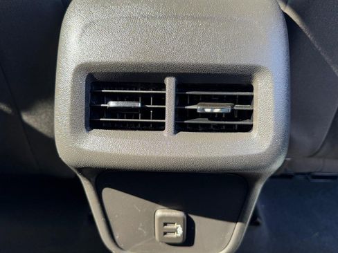 Used 2020 Chevrolet Equinox LT image 35